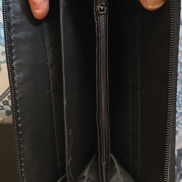 Wallets - Picture 10 of 10